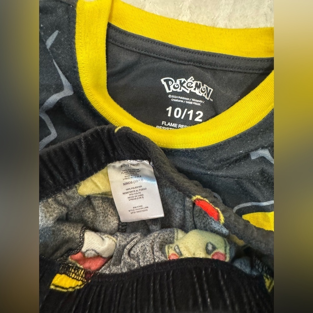 Pokémon Pikachu Long Sleeve Pajama Set- 10 / 12 - Picture 3 of 3